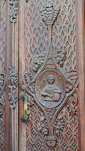扇门大教堂门把手教会入口房子金属艺术历史性装饰品古董图片