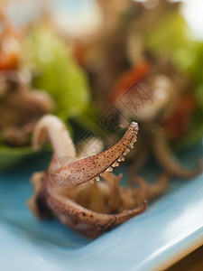 婴儿鱿鱼和烧烤辣椒沙拉图片库工作室食品油炸小吃辣椒食物背景照片镂空图片