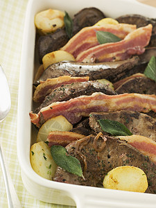 Calves 利物生培根和土豆内脏用具美食餐具小牛肝食物马铃薯刀具猪肉智者图片