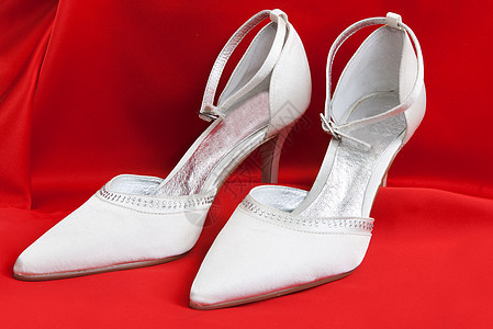 白人女子鞋对等鞋类短剑衣服高跟鞋白色红色奢华皮肤皮革魅力图片