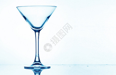 马丁尼杯玻璃喷洒时间纽带生活飞溅财富饮料液体大都会速度俱乐部图片