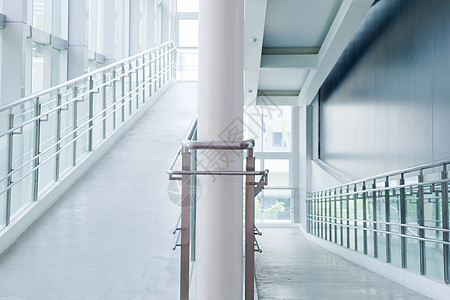 现代建筑走廊建筑学地面家具座位接待商业摆设叶子玻璃楼梯背景图片