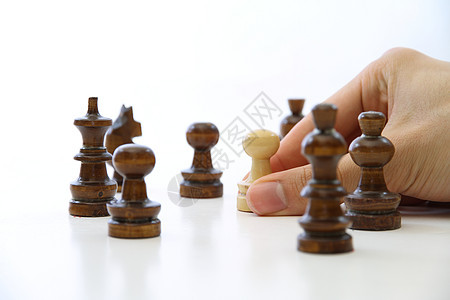 手拿象棋背景图片