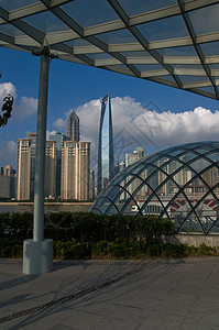 从 puxi 的上海布东风景中心高楼建筑天空地标摩天大楼经贸金融商业蓝色图片