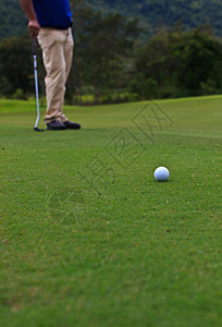 绿色高尔夫球播放器驾驶玩家俱乐部国家推杆娱乐课程球道游戏爱好图片