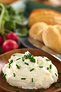 新鲜奶油奶酪早餐奶油状韭菜萝卜小吃面包白色食物传播包子图片