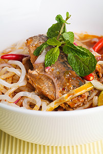 卡萨姆拉克萨 亚述马来人马力斯食品盘子美食洋葱香菜烹饪面条鱼汤肉汤筷子鲭鱼图片