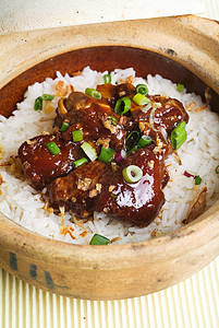 Claypot鸡米饭小吃大豆筷子菜单午餐沙拉便当蔬菜烹饪美食图片
