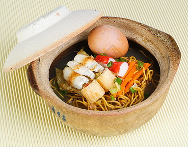 Claypo面面条 类食午餐海鲜食物营养砂锅烹饪面条美食餐厅蔬菜图片