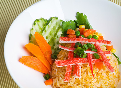 与海食一起吃炒饭面盘子海鲜美食豆芽晚餐软垫萝卜食物餐厅香葱图片