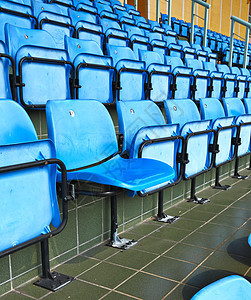 体育场塑料座椅长椅电影黄色论坛会议空白椅子楼梯音乐会民众图片