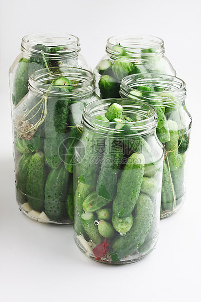 收割和罐头黄瓜香料腌料盐渍养护蔬菜美味小吃玻璃生产集装箱图片