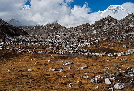 喜马拉雅地貌 山丘和山峰图片