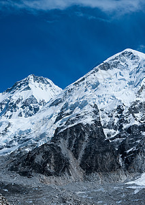 Gorak Shep 和珠穆朗峰基地营地昆布踪迹首脑明信片远足岩石顶峰山腰石头登山图片