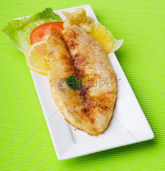 鱼和薯片及背景油炸海鲜胡椒柠檬香菜炙烤土豆营养脂肪鱼片图片