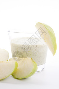 孤立的新鲜绿色苹果酸奶昔奶制品产品饮食牛奶玻璃营养奶油甜点水果饮料图片