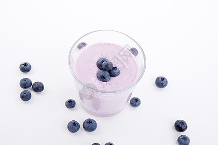 美味新鲜的蓝莓酸奶甜甜点孤立水果玻璃饮食浆果蓝色冰沙早餐小吃牛奶覆盆子图片