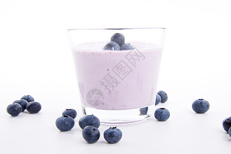 美味新鲜的蓝莓酸奶甜甜点孤立玻璃液体冰沙浆果蓝色宏观奶油小吃营养健康图片