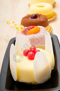 新鲜咖哩果饼派对美食糕点面包巧克力浆果脆皮生日饮食小吃图片