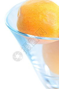 玻璃碗加杏子图片