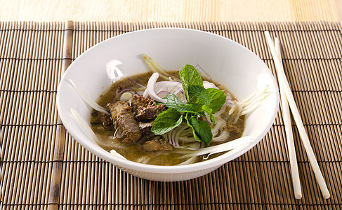 马来西族著名食品肉汤美食叶子竹子柠檬面条鲭鱼蔬菜黄瓜筷子图片