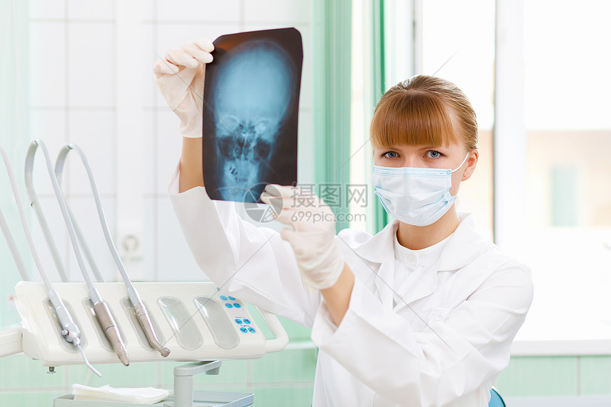 X光女医生护士男性男人x光手术放射科援助眼镜技术女性图片