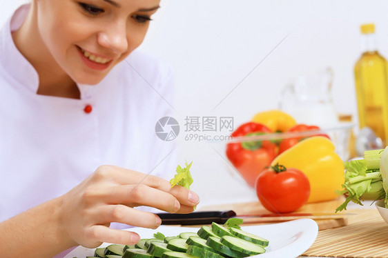 新鲜切菜蔬菜沙拉营养手指洋葱桌子午餐家庭饮食烹饪胡椒图片