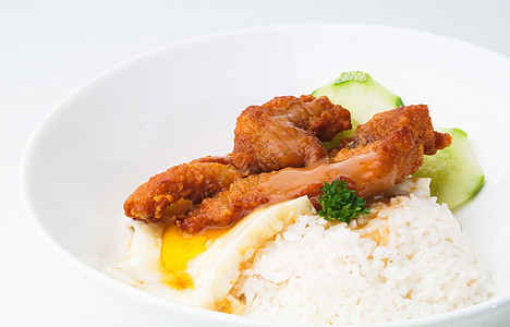 有大米和蔬菜背景的鸡肉格子土豆用餐饮食午餐烹饪传统猪肉蒸汽萝卜图片