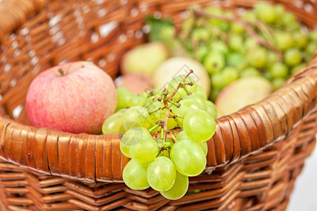 苹果和葡萄水果味道维生素甜点篮子饮食收成食物柳条坡度图片