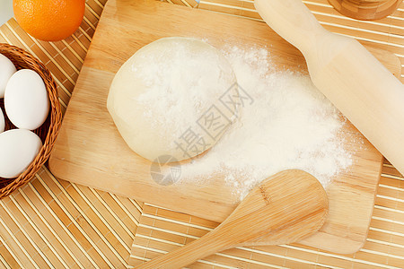 制作面包的各种不同产品面团牛奶谷物工作室生活小麦金子脆皮美食食物图片