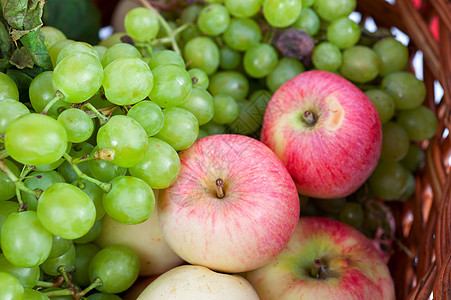 苹果和葡萄柳条团体收成食物维生素甜点饮食篮子坡度味道图片
