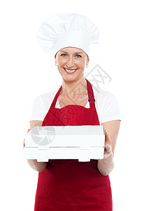 女性面包师 在盒子里给你送披萨图片