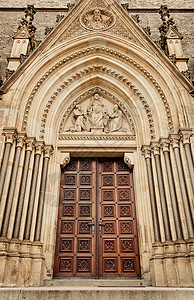 大教堂的主要入口处图片