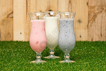 三种牛奶奶昔酸奶蓝色奶制品香蕉甜点饮料营养蔗糖紫色食物图片