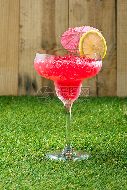 草莓 西瓜Daiquiri水果酒精玻璃饮料果汁反射派对食物冰块柠檬图片