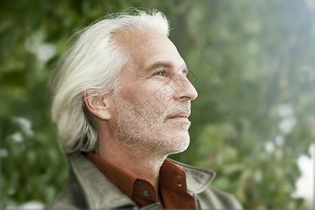 白胡子男性肖像白色棕色眼睛蓝色微笑头发男人皮肤胡须图片