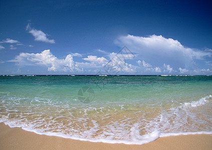 海滩和大海海浪阳光旅行晴天海岸冲浪天空墙纸场景天气图片