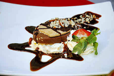 冰淇淋沙漠浆果叶子甜点美食水果糕点奶油餐厅食物盘子图片