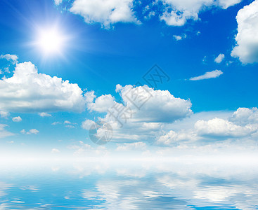 蓝天有彩虹的白毛云水分晴天海浪云景云雾海洋气氛天气环境彩虹图片