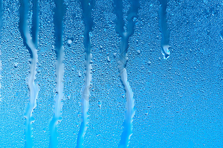 雨后窗口上的雨滴气候水滴沉淀窗户气泡湿度潮湿湿气气象玻璃图片