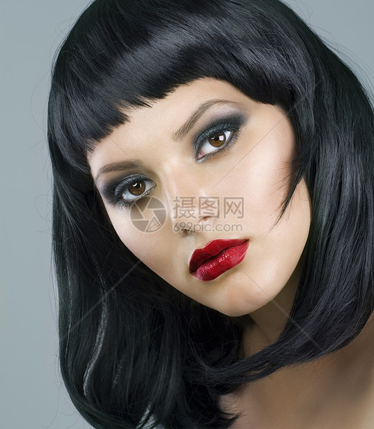 布莱奈特极端化妆品发型造型眼睛女士女性沙龙工作室理发黑发女孩图片