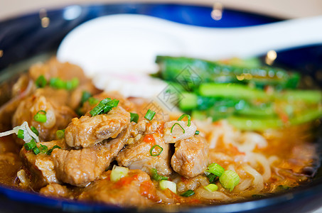 日食面面蔬菜拉面美食猪肉面条图片