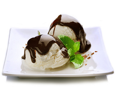 冰淇淋加巧克力奶粉 甜点在白纸上隔绝图片