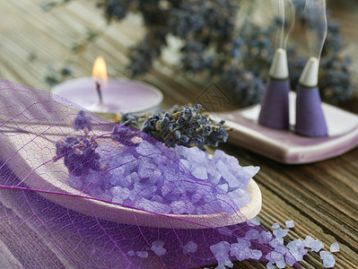 盐水处理卫生化妆品薰衣草身体紫色芳香生活产品洗澡木头图片