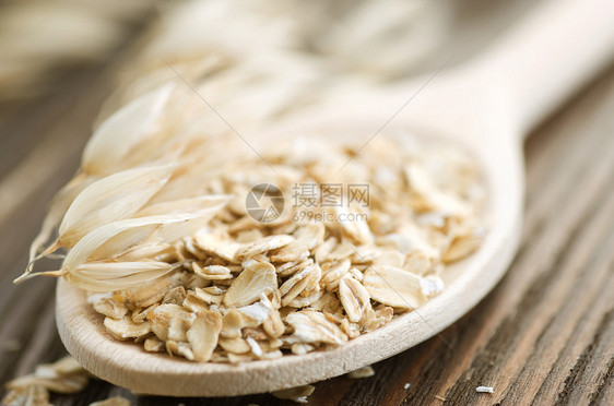 Oat 乌亚稻草农业生长白色黄色尖刺种子农民食物耳朵图片