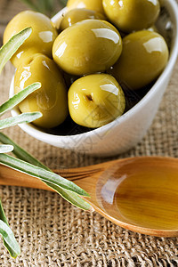 橄榄和维尔京橄榄油叶子植物玻璃烹饪处女美食勺子环境水果食物图片