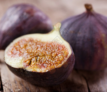 Ripe Fig 水果照片蓝色食物宏观紫色热带饮食静物生活木头图片