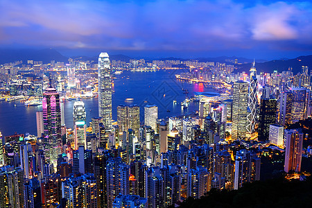 晚上在香港市中心顶峰建筑天空旅行城市商业旅游景观经济图片