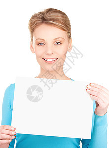 带着空白板的快乐女孩推介会卡片展示微笑空白木板广告海报女性床单图片
