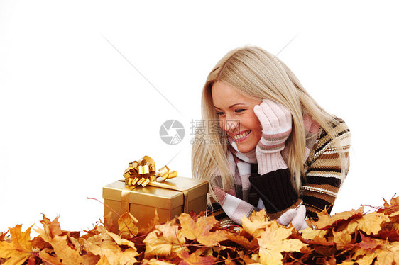 女人收秋天礼物公园金子惊喜女性装饰品橙子女孩乐趣盒子生日图片